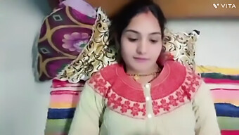 Une Bhabhi Indienne À Gros Cul Se Fait Remplir De Sperme Par Son Demi-Frère Après Un Sexe En Public